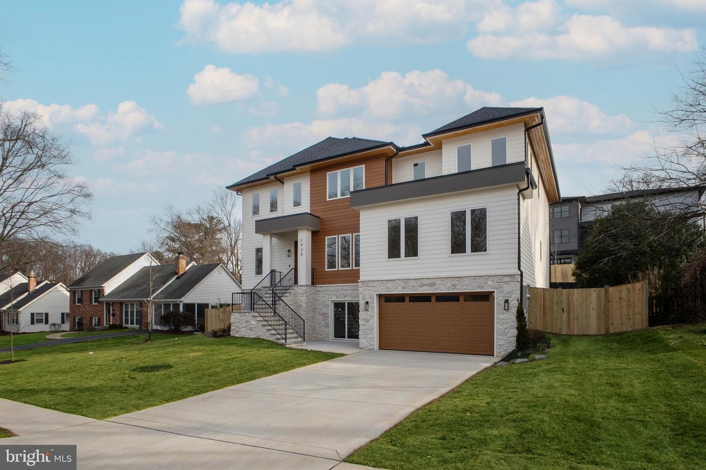 1935 FOXHALL RD, MCLEAN, Virginia 22101, 6 Bedrooms Bedrooms, ,6 BathroomsBathrooms,Residential,For sale,1935 FOXHALL RD,VAFX2287446 MLS # VAFX2287446