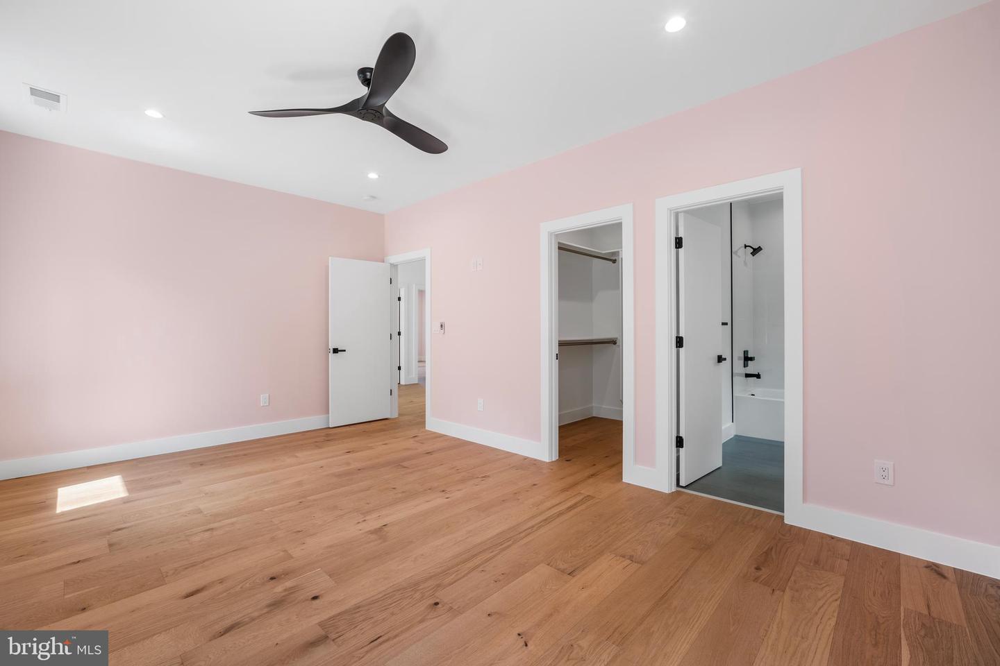 1935 FOXHALL RD, MCLEAN, Virginia 22101, 6 Bedrooms Bedrooms, ,6 BathroomsBathrooms,Residential,For sale,1935 FOXHALL RD,VAFX2287446 MLS # VAFX2287446