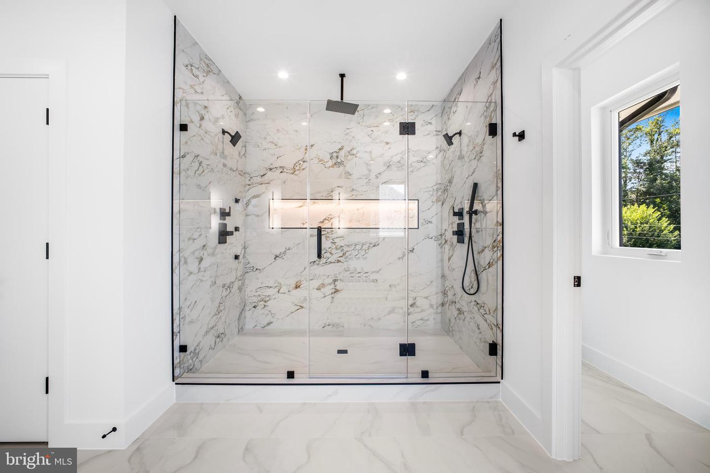 1935 FOXHALL RD, MCLEAN, Virginia 22101, 6 Bedrooms Bedrooms, ,6 BathroomsBathrooms,Residential,For sale,1935 FOXHALL RD,VAFX2287446 MLS # VAFX2287446