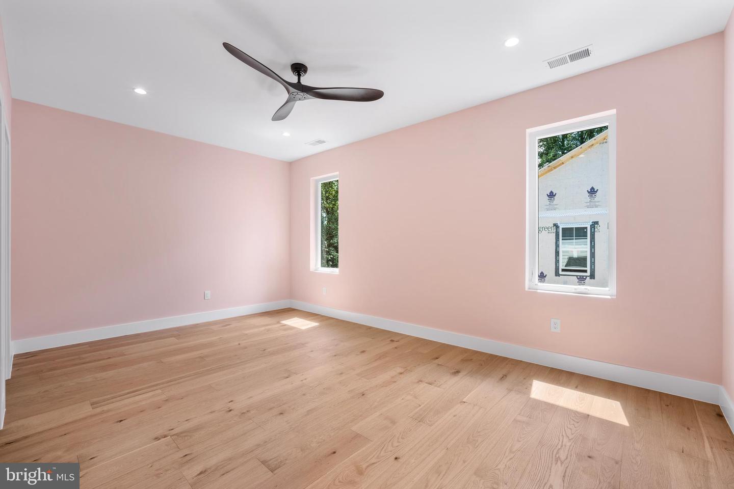 1935 FOXHALL RD, MCLEAN, Virginia 22101, 6 Bedrooms Bedrooms, ,6 BathroomsBathrooms,Residential,For sale,1935 FOXHALL RD,VAFX2287446 MLS # VAFX2287446