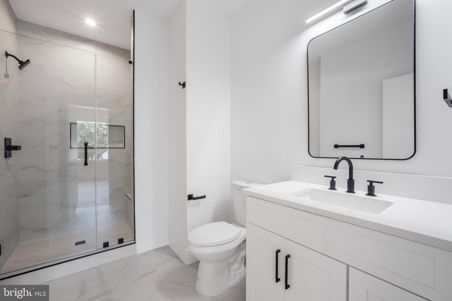 1935 FOXHALL RD, MCLEAN, Virginia 22101, 6 Bedrooms Bedrooms, ,6 BathroomsBathrooms,Residential,For sale,1935 FOXHALL RD,VAFX2287446 MLS # VAFX2287446