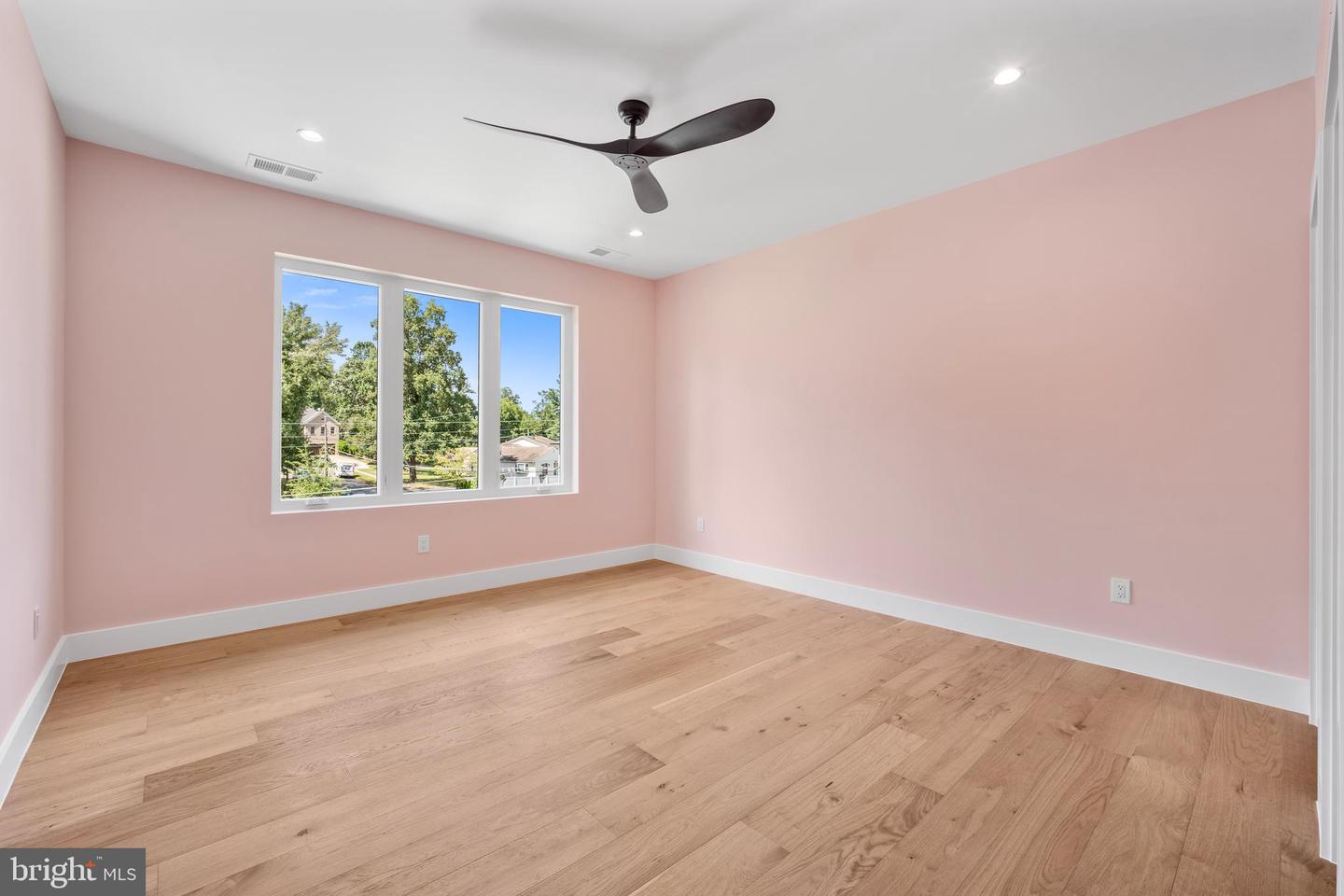 1935 FOXHALL RD, MCLEAN, Virginia 22101, 6 Bedrooms Bedrooms, ,6 BathroomsBathrooms,Residential,For sale,1935 FOXHALL RD,VAFX2287446 MLS # VAFX2287446