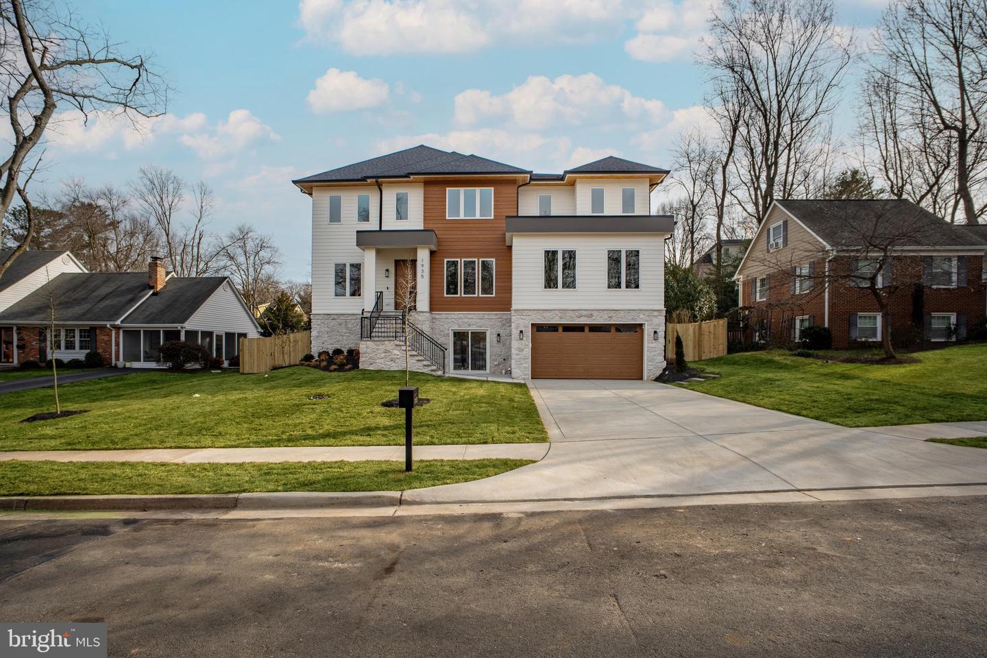 1935 FOXHALL RD, MCLEAN, Virginia 22101, 6 Bedrooms Bedrooms, ,6 BathroomsBathrooms,Residential,For sale,1935 FOXHALL RD,VAFX2287446 MLS # VAFX2287446