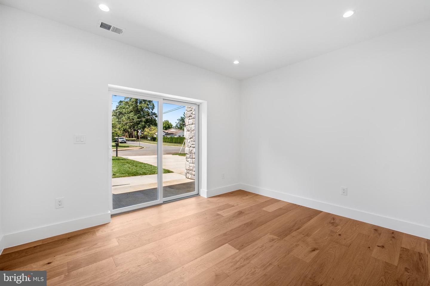 1935 FOXHALL RD, MCLEAN, Virginia 22101, 6 Bedrooms Bedrooms, ,6 BathroomsBathrooms,Residential,For sale,1935 FOXHALL RD,VAFX2287446 MLS # VAFX2287446