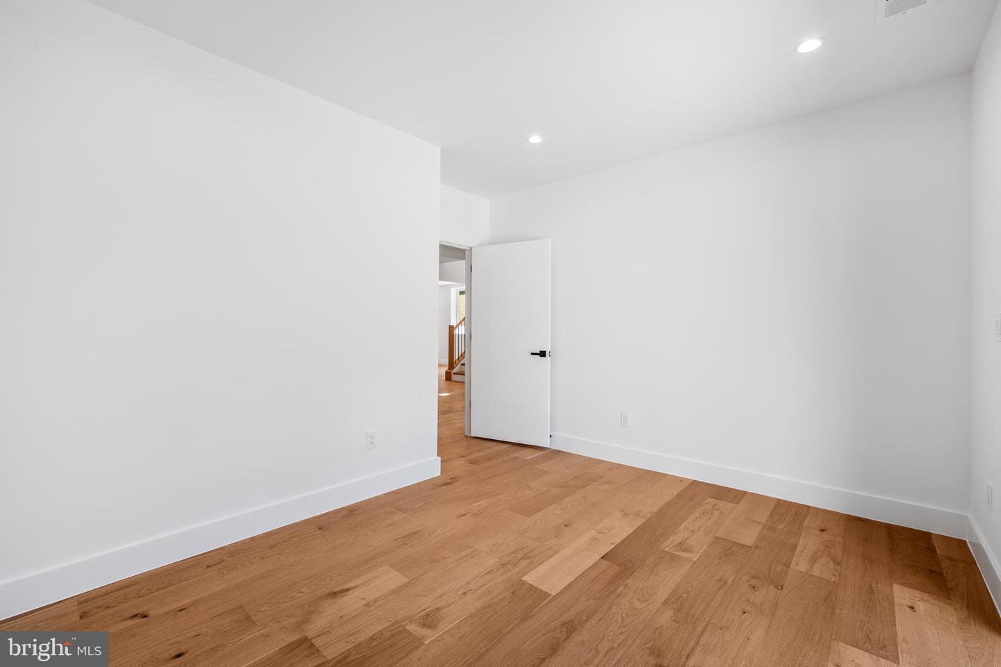 1935 FOXHALL RD, MCLEAN, Virginia 22101, 6 Bedrooms Bedrooms, ,6 BathroomsBathrooms,Residential,For sale,1935 FOXHALL RD,VAFX2287446 MLS # VAFX2287446