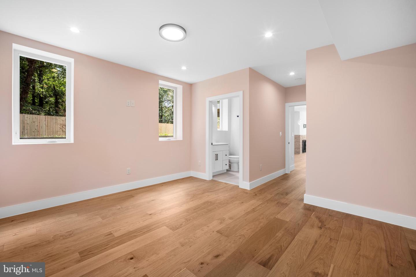 1935 FOXHALL RD, MCLEAN, Virginia 22101, 6 Bedrooms Bedrooms, ,6 BathroomsBathrooms,Residential,For sale,1935 FOXHALL RD,VAFX2287446 MLS # VAFX2287446