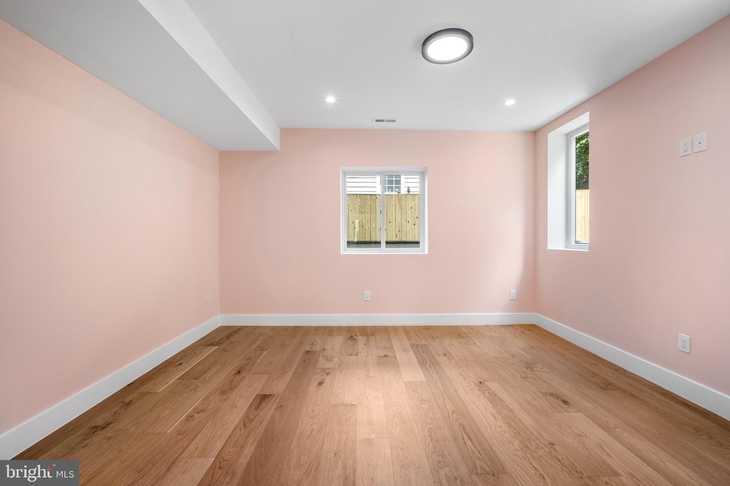 1935 FOXHALL RD, MCLEAN, Virginia 22101, 6 Bedrooms Bedrooms, ,6 BathroomsBathrooms,Residential,For sale,1935 FOXHALL RD,VAFX2287446 MLS # VAFX2287446