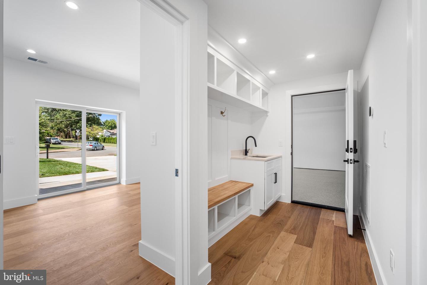 1935 FOXHALL RD, MCLEAN, Virginia 22101, 6 Bedrooms Bedrooms, ,6 BathroomsBathrooms,Residential,For sale,1935 FOXHALL RD,VAFX2287446 MLS # VAFX2287446