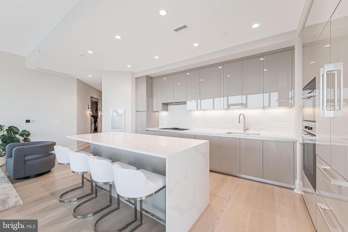 7887 JONES BRANCH DR #1002, MCLEAN, Virginia 22102, 2 Bedrooms Bedrooms, ,2 BathroomsBathrooms,Residential,For sale,7887 JONES BRANCH DR #1002,VAFX2287588 MLS # VAFX2287588