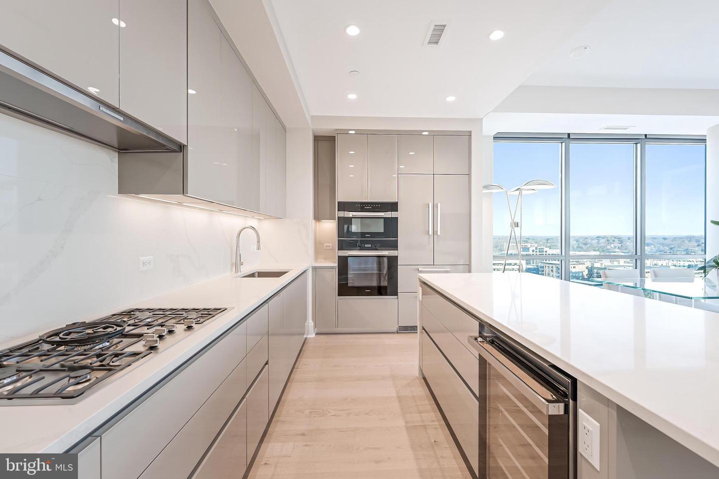 7887 JONES BRANCH DR #1002, MCLEAN, Virginia 22102, 2 Bedrooms Bedrooms, ,2 BathroomsBathrooms,Residential,For sale,7887 JONES BRANCH DR #1002,VAFX2287588 MLS # VAFX2287588