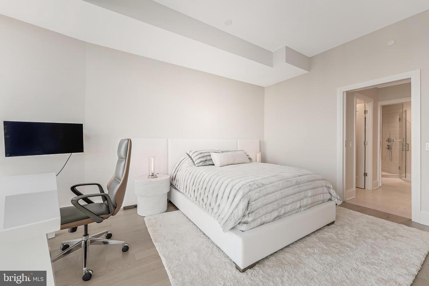 7887 JONES BRANCH DR #1002, MCLEAN, Virginia 22102, 2 Bedrooms Bedrooms, ,2 BathroomsBathrooms,Residential,For sale,7887 JONES BRANCH DR #1002,VAFX2287588 MLS # VAFX2287588