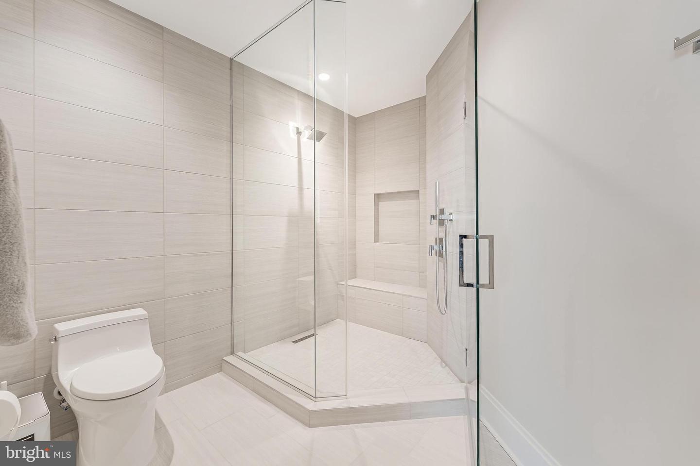 7887 JONES BRANCH DR #1002, MCLEAN, Virginia 22102, 2 Bedrooms Bedrooms, ,2 BathroomsBathrooms,Residential,For sale,7887 JONES BRANCH DR #1002,VAFX2287588 MLS # VAFX2287588