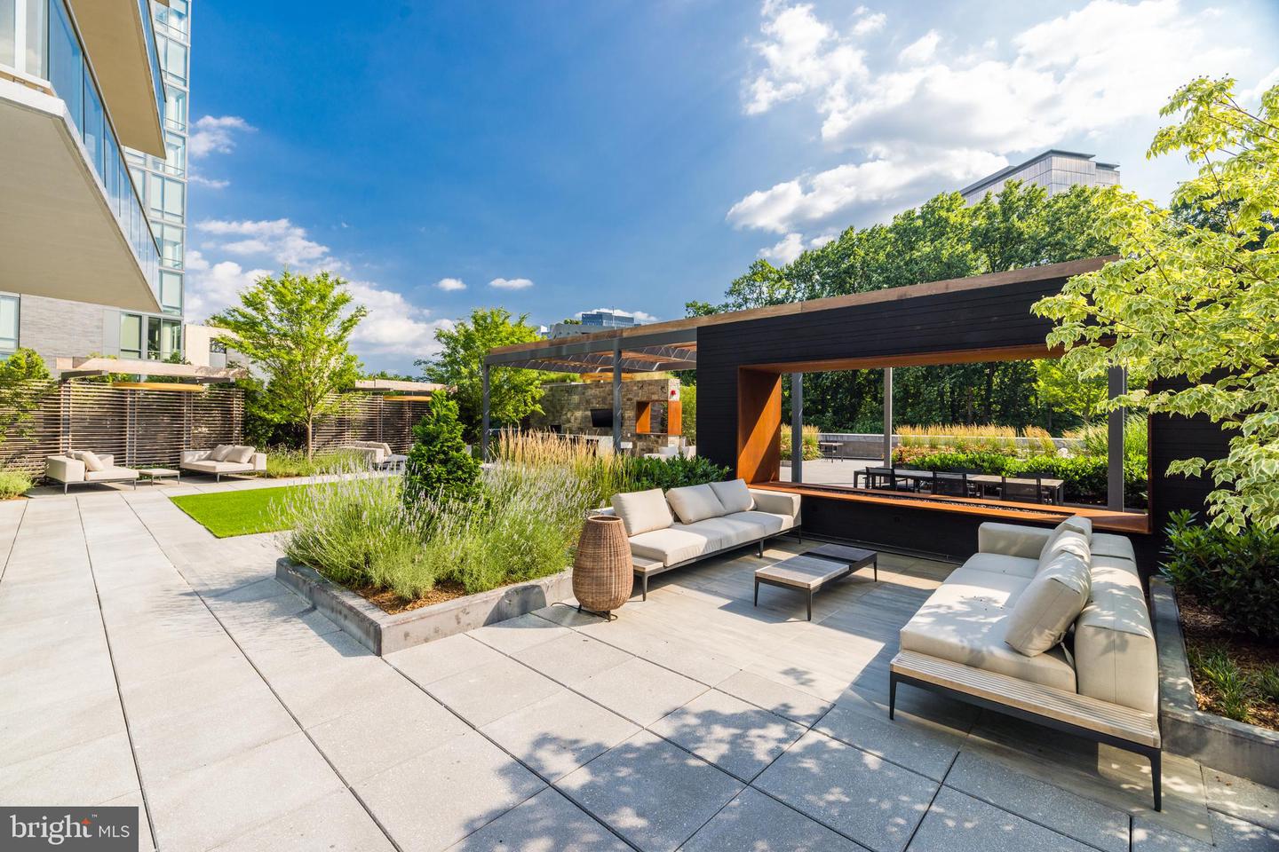 7887 JONES BRANCH DR #1002, MCLEAN, Virginia 22102, 2 Bedrooms Bedrooms, ,2 BathroomsBathrooms,Residential,For sale,7887 JONES BRANCH DR #1002,VAFX2287588 MLS # VAFX2287588