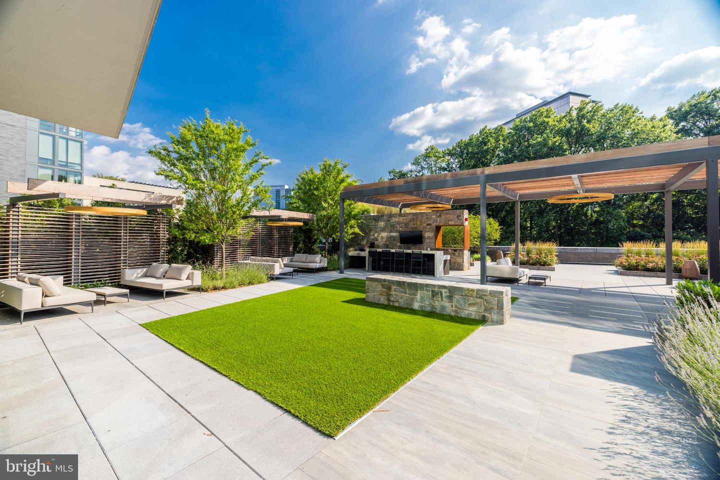 7887 JONES BRANCH DR #1002, MCLEAN, Virginia 22102, 2 Bedrooms Bedrooms, ,2 BathroomsBathrooms,Residential,For sale,7887 JONES BRANCH DR #1002,VAFX2287588 MLS # VAFX2287588