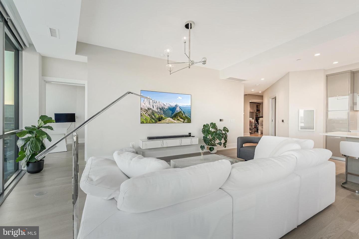 7887 JONES BRANCH DR #1002, MCLEAN, Virginia 22102, 2 Bedrooms Bedrooms, ,2 BathroomsBathrooms,Residential,For sale,7887 JONES BRANCH DR #1002,VAFX2287588 MLS # VAFX2287588