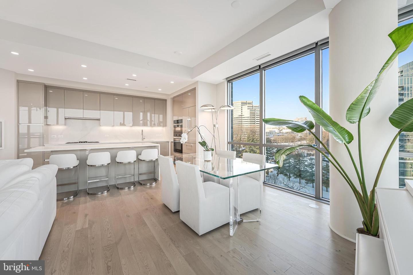 7887 JONES BRANCH DR #1002, MCLEAN, Virginia 22102, 2 Bedrooms Bedrooms, ,2 BathroomsBathrooms,Residential,For sale,7887 JONES BRANCH DR #1002,VAFX2287588 MLS # VAFX2287588