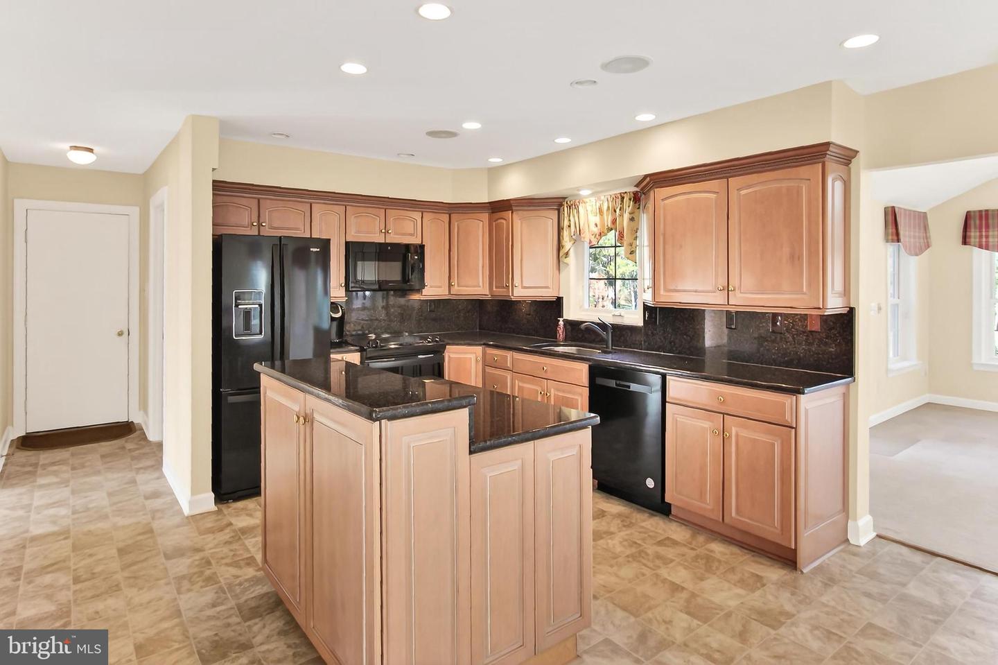 15470 MEHERRIN DR, CENTREVILLE, Virginia 20120, 4 Bedrooms Bedrooms, ,3 BathroomsBathrooms,Residential,For sale,15470 MEHERRIN DR,VAFX2287654 MLS # VAFX2287654