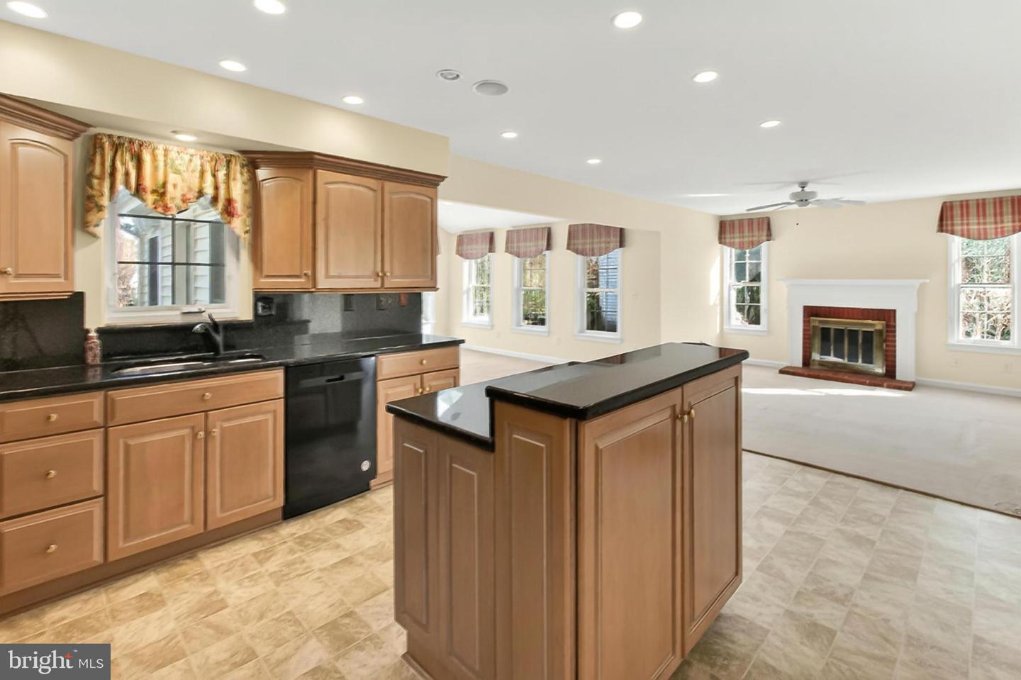 15470 MEHERRIN DR, CENTREVILLE, Virginia 20120, 4 Bedrooms Bedrooms, ,3 BathroomsBathrooms,Residential,For sale,15470 MEHERRIN DR,VAFX2287654 MLS # VAFX2287654