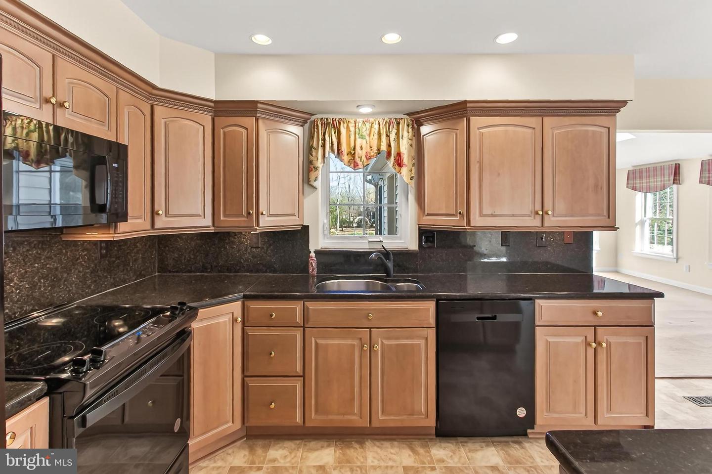 15470 MEHERRIN DR, CENTREVILLE, Virginia 20120, 4 Bedrooms Bedrooms, ,3 BathroomsBathrooms,Residential,For sale,15470 MEHERRIN DR,VAFX2287654 MLS # VAFX2287654