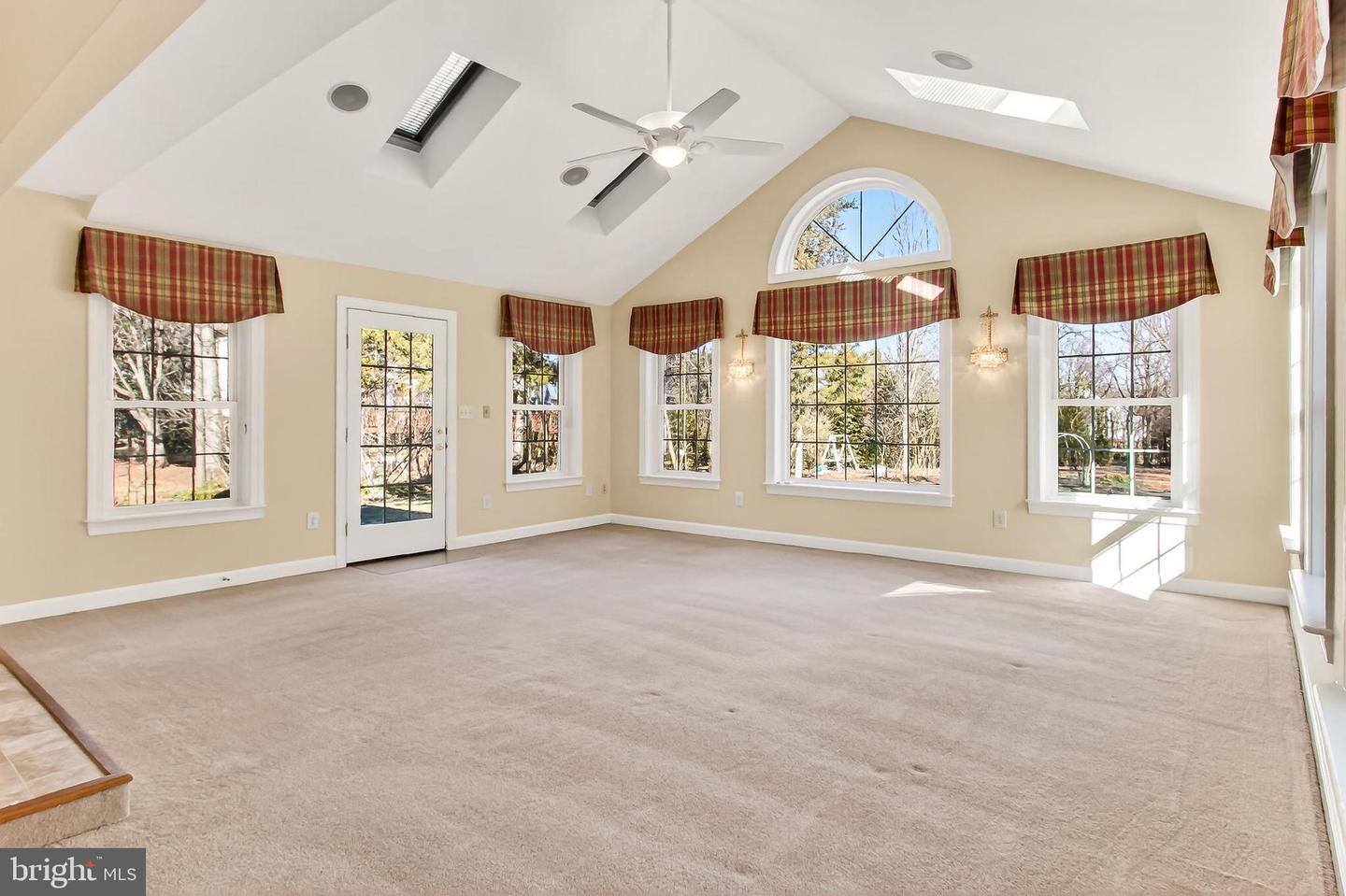 15470 MEHERRIN DR, CENTREVILLE, Virginia 20120, 4 Bedrooms Bedrooms, ,3 BathroomsBathrooms,Residential,For sale,15470 MEHERRIN DR,VAFX2287654 MLS # VAFX2287654