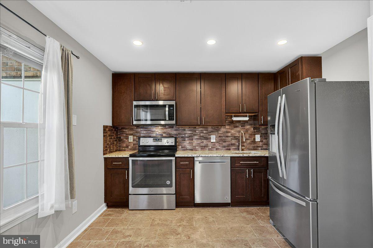 16294 TACONIC CIR, DUMFRIES, Virginia 22025, 2 Bedrooms Bedrooms, ,2 BathroomsBathrooms,Residential,For sale,16294 TACONIC CIR,VAPW2111324 MLS # VAPW2111324 16294 TACONIC CIR, DUMFRIES, Virginia 22025, 2 Bedrooms Bedrooms, ,2 BathroomsBathrooms,Residential,For sale,16294 TACONIC CIR,VAPW2111324 MLS # VAPW2111324