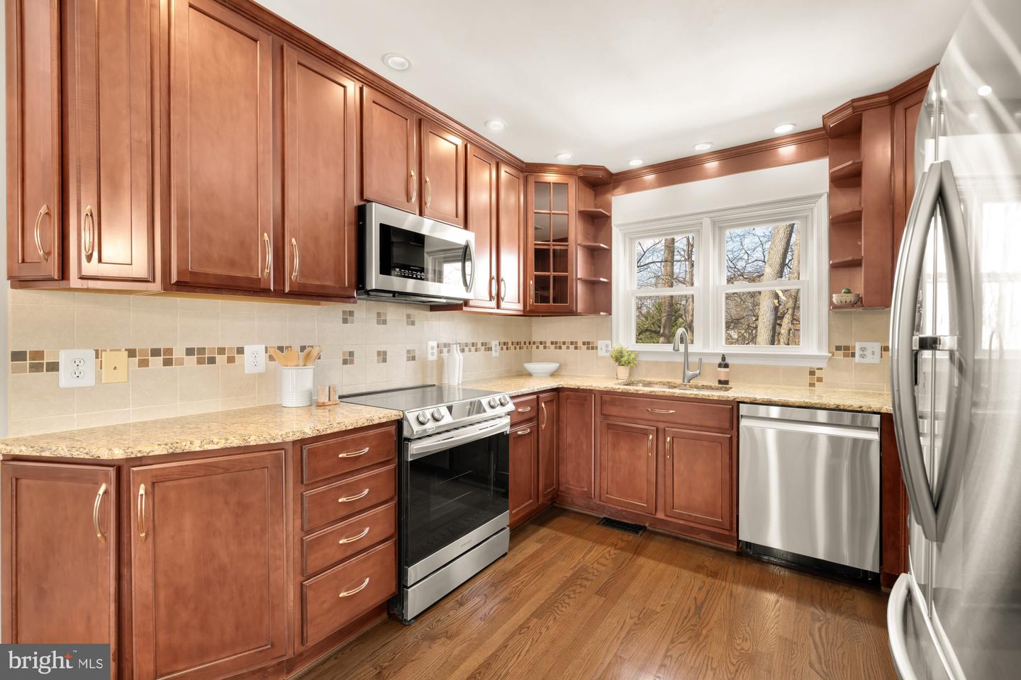 4024 N ABERDEEN ST, ARLINGTON, Virginia 22207, 6 Bedrooms Bedrooms, ,4 BathroomsBathrooms,Residential,For sale,4024 N ABERDEEN ST,VAAR2068206 MLS # VAAR2068206