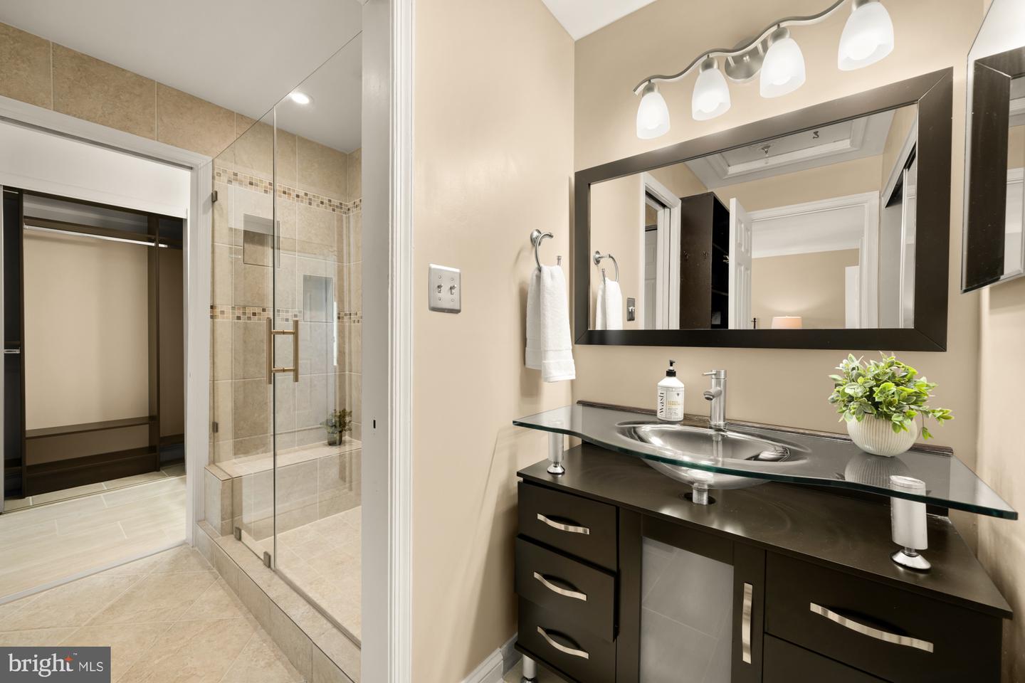 4024 N ABERDEEN ST, ARLINGTON, Virginia 22207, 6 Bedrooms Bedrooms, ,4 BathroomsBathrooms,Residential,For sale,4024 N ABERDEEN ST,VAAR2068206 MLS # VAAR2068206