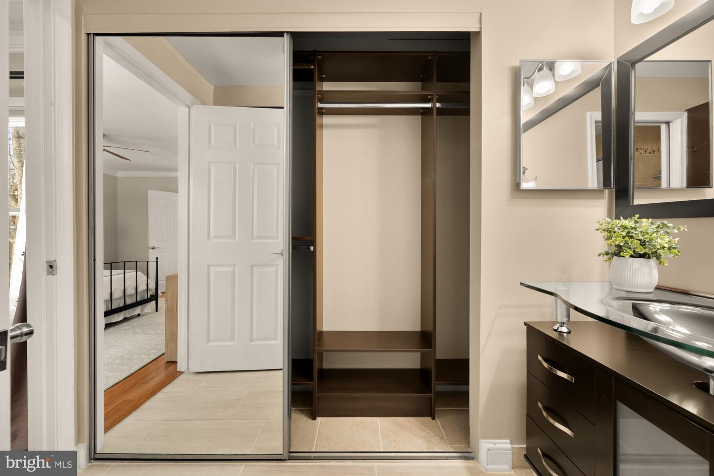 4024 N ABERDEEN ST, ARLINGTON, Virginia 22207, 6 Bedrooms Bedrooms, ,4 BathroomsBathrooms,Residential,For sale,4024 N ABERDEEN ST,VAAR2068206 MLS # VAAR2068206