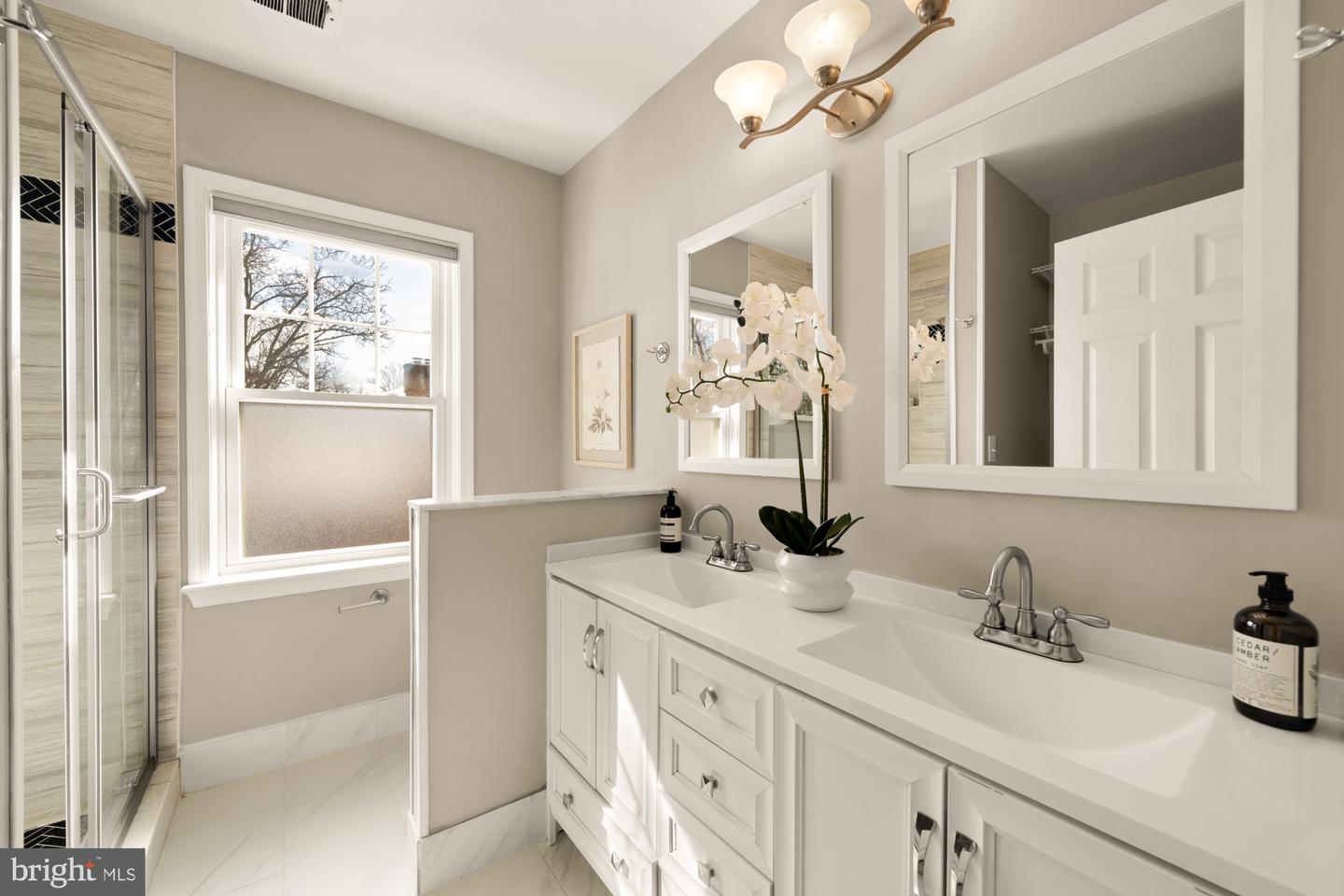 4024 N ABERDEEN ST, ARLINGTON, Virginia 22207, 6 Bedrooms Bedrooms, ,4 BathroomsBathrooms,Residential,For sale,4024 N ABERDEEN ST,VAAR2068206 MLS # VAAR2068206