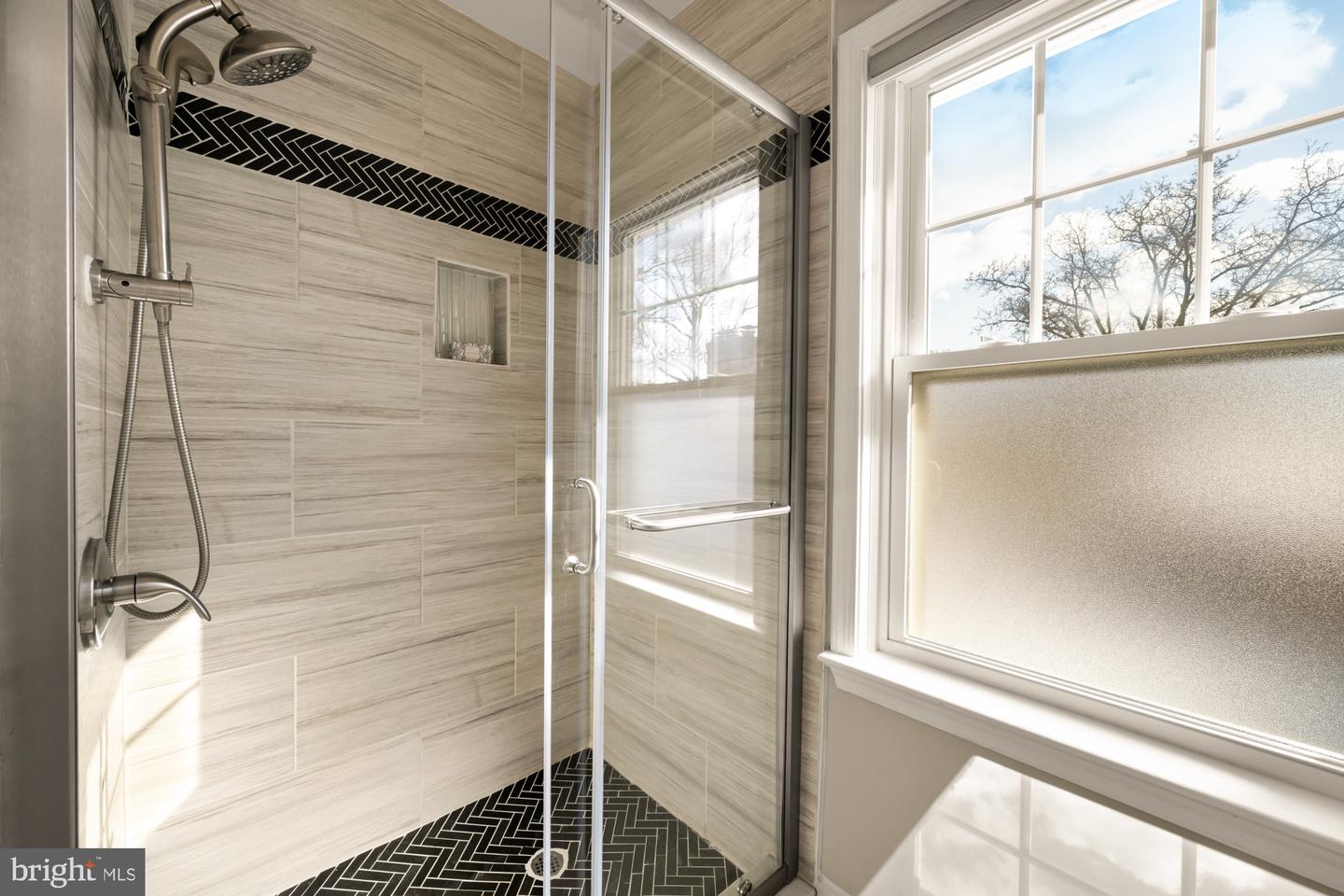 4024 N ABERDEEN ST, ARLINGTON, Virginia 22207, 6 Bedrooms Bedrooms, ,4 BathroomsBathrooms,Residential,For sale,4024 N ABERDEEN ST,VAAR2068206 MLS # VAAR2068206