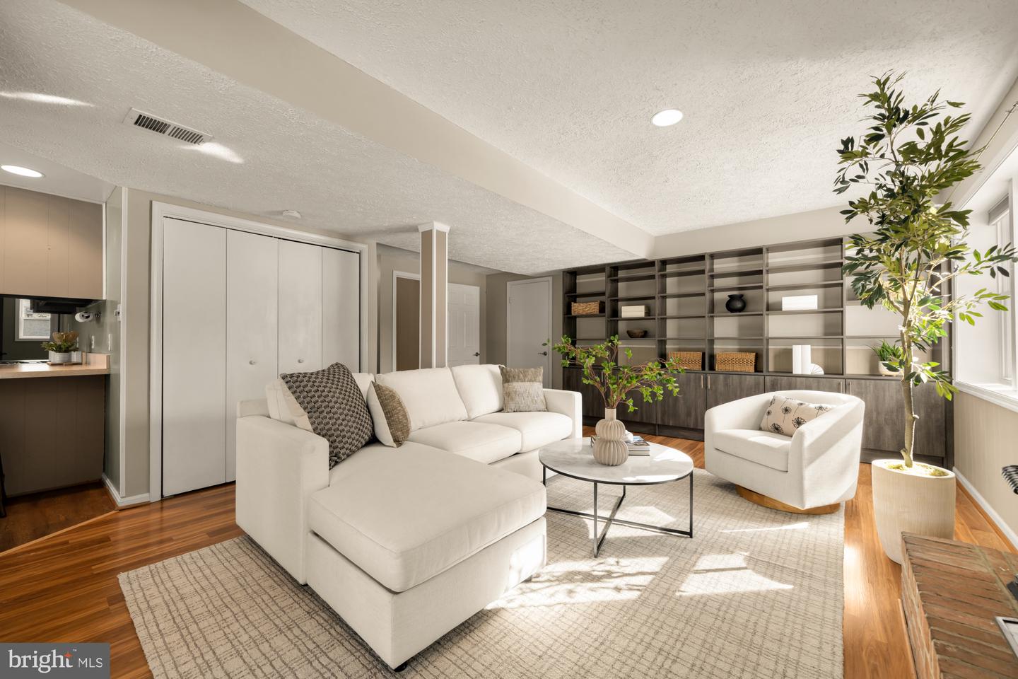 4024 N ABERDEEN ST, ARLINGTON, Virginia 22207, 6 Bedrooms Bedrooms, ,4 BathroomsBathrooms,Residential,For sale,4024 N ABERDEEN ST,VAAR2068206 MLS # VAAR2068206