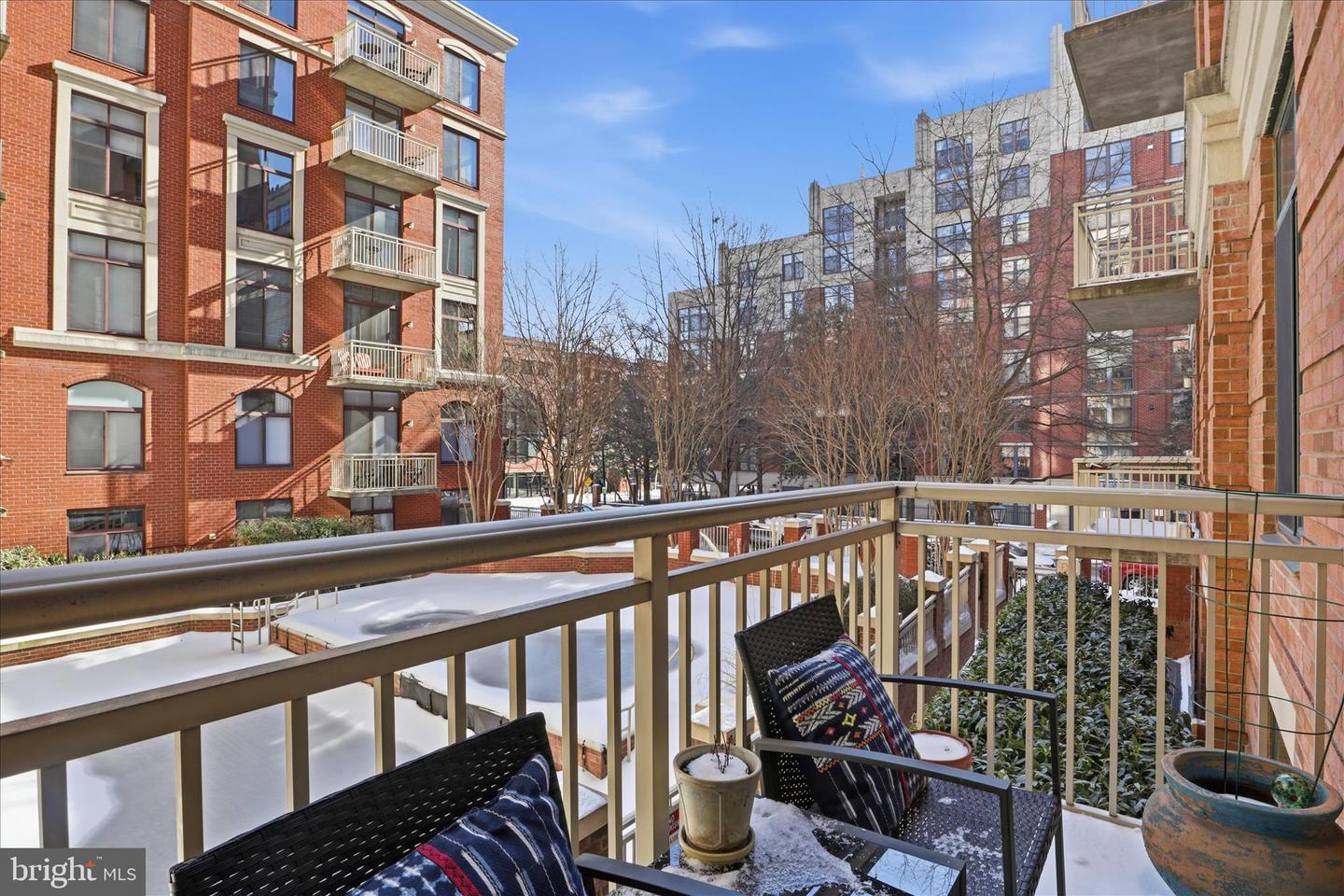 1201 N GARFIELD ST #204, ARLINGTON, Virginia 22201, 2 Bedrooms Bedrooms, ,1 BathroomBathrooms,Residential,For sale,1201 N GARFIELD ST #204,VAAR2068228 MLS # VAAR2068228