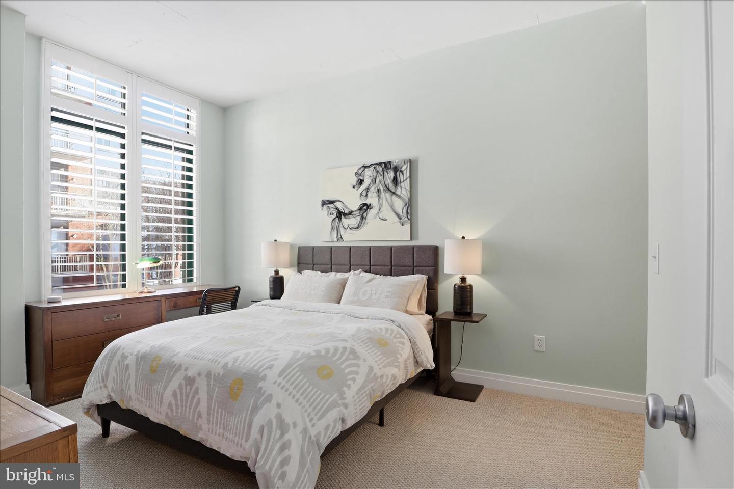 1201 N GARFIELD ST #204, ARLINGTON, Virginia 22201, 2 Bedrooms Bedrooms, ,1 BathroomBathrooms,Residential,For sale,1201 N GARFIELD ST #204,VAAR2068228 MLS # VAAR2068228