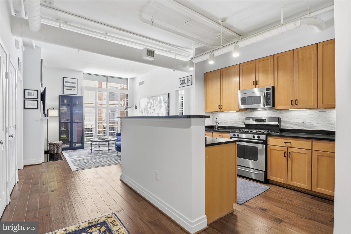 1201 N GARFIELD ST #204, ARLINGTON, Virginia 22201, 2 Bedrooms Bedrooms, ,1 BathroomBathrooms,Residential,For sale,1201 N GARFIELD ST #204,VAAR2068228 MLS # VAAR2068228