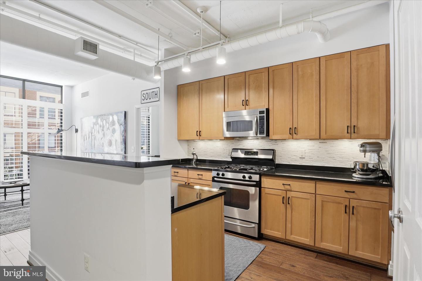 1201 N GARFIELD ST #204, ARLINGTON, Virginia 22201, 2 Bedrooms Bedrooms, ,1 BathroomBathrooms,Residential,For sale,1201 N GARFIELD ST #204,VAAR2068228 MLS # VAAR2068228