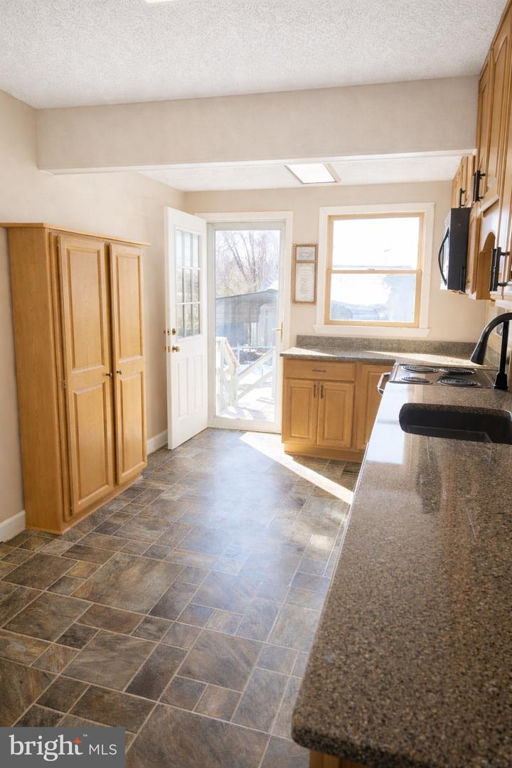 12 PORTER LN, FREDERICKSBURG, Virginia 22405, 3 Bedrooms Bedrooms, 7 Rooms Rooms,2 BathroomsBathrooms,Residential,For sale,12 PORTER LN,VAST2045556 MLS # VAST2045556