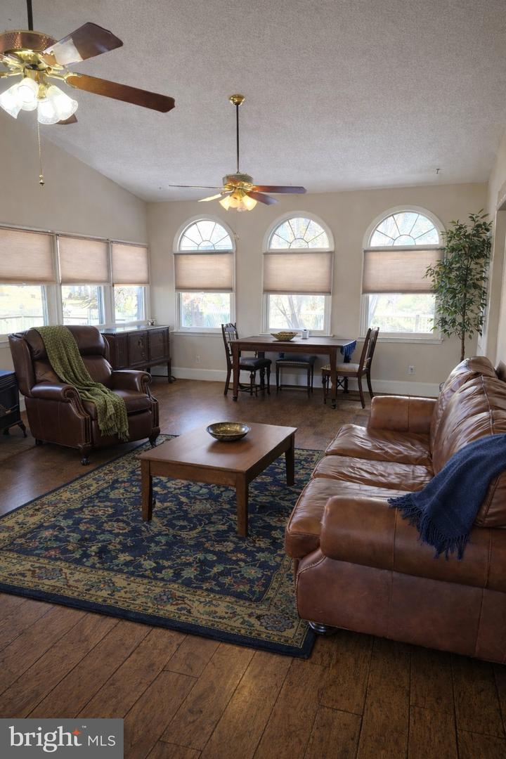 12 PORTER LN, FREDERICKSBURG, Virginia 22405, 3 Bedrooms Bedrooms, 7 Rooms Rooms,2 BathroomsBathrooms,Residential,For sale,12 PORTER LN,VAST2045556 MLS # VAST2045556