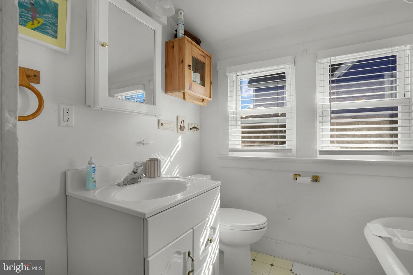 4145 HUR LN, CHINCOTEAGUE ISLAND, Virginia 23336, 2 Bedrooms Bedrooms, ,1 BathroomBathrooms,Residential,For sale,4145 HUR LN,VAAC2002582 MLS # VAAC2002582