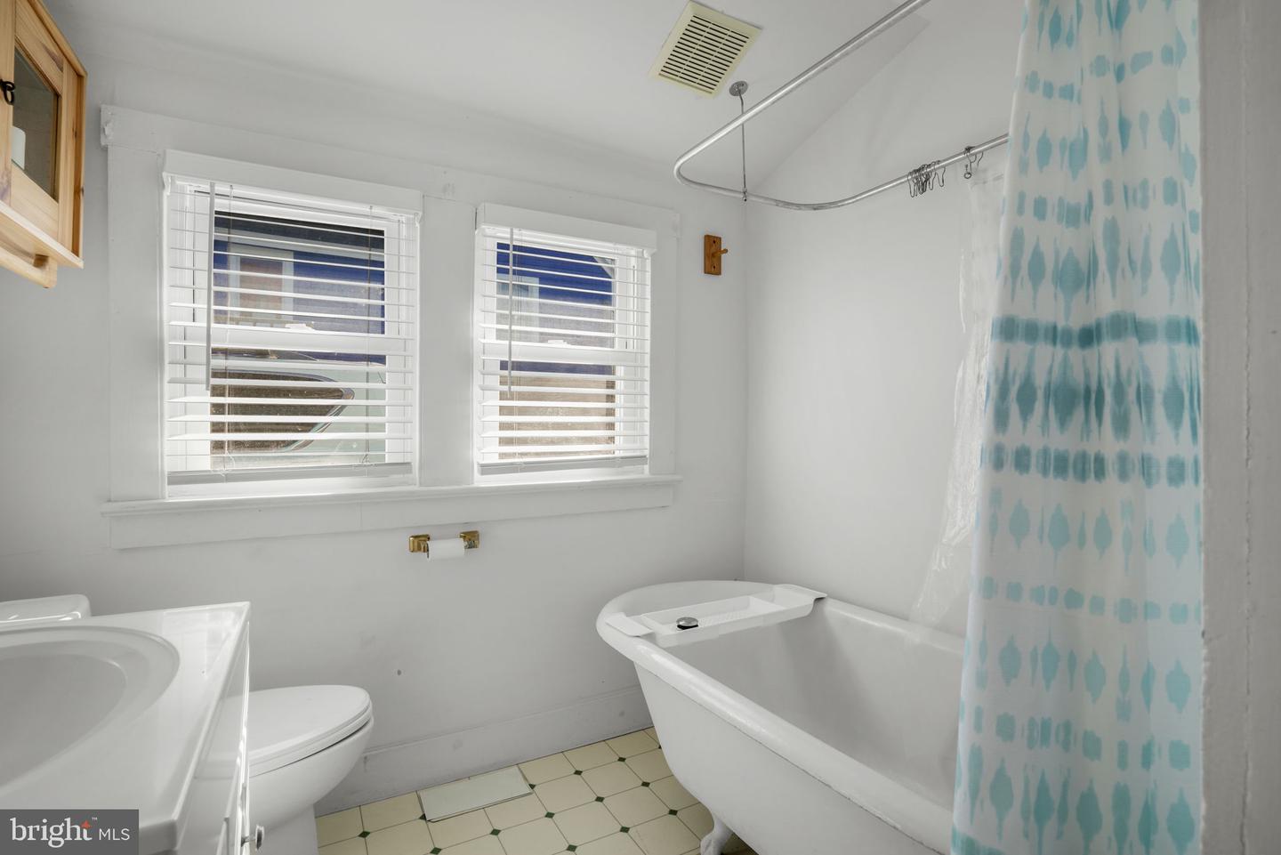 4145 HUR LN, CHINCOTEAGUE ISLAND, Virginia 23336, 2 Bedrooms Bedrooms, ,1 BathroomBathrooms,Residential,For sale,4145 HUR LN,VAAC2002582 MLS # VAAC2002582