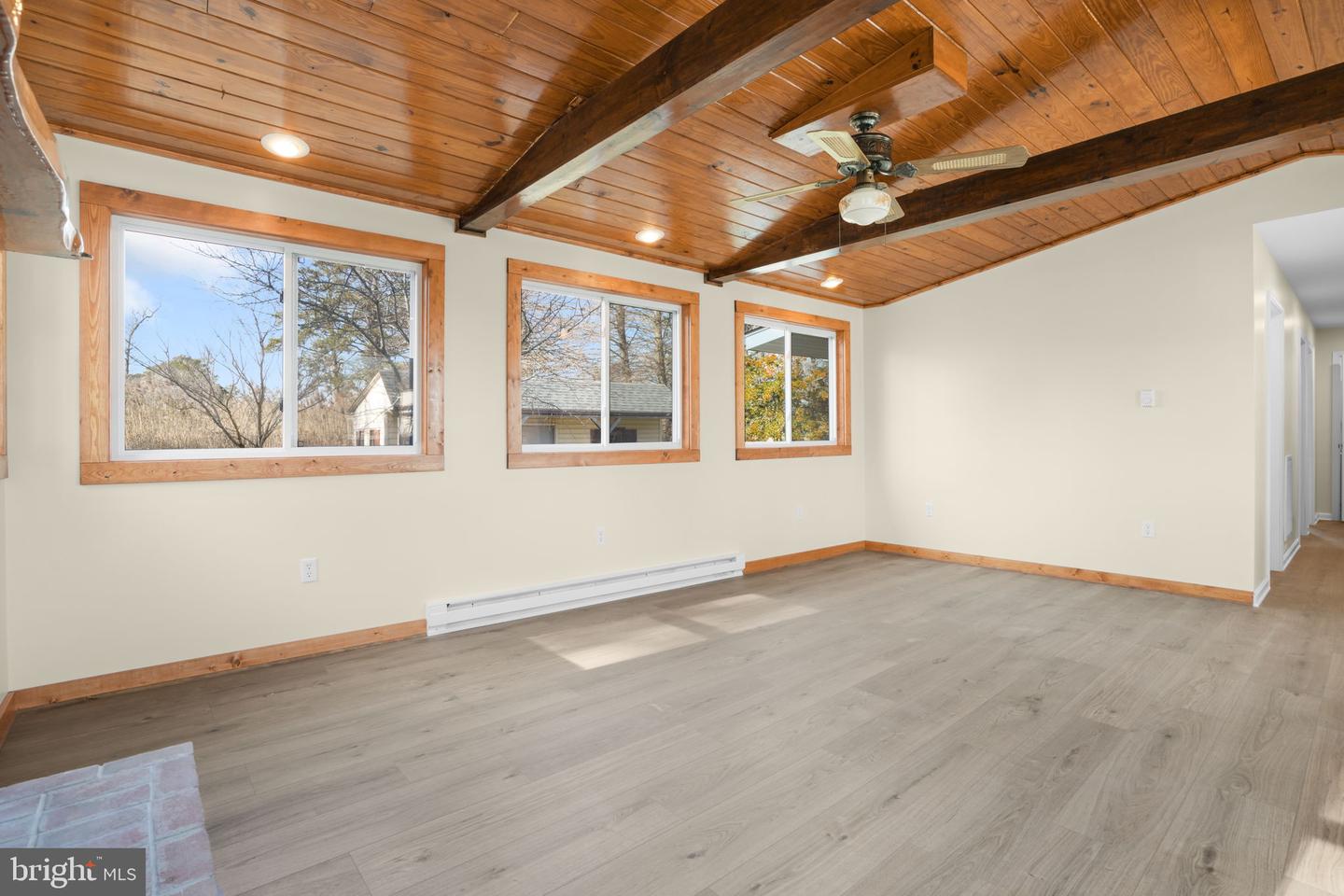 6498 CHURCH ST, CHINCOTEAGUE ISLAND, Virginia 23336, 2 Bedrooms Bedrooms, ,1 BathroomBathrooms,Residential,For sale,6498 CHURCH ST,VAAC2002584 MLS # VAAC2002584