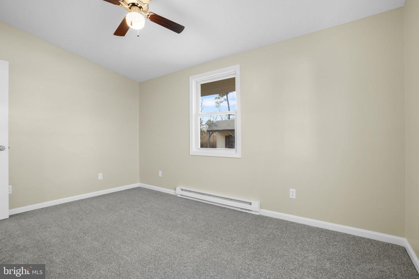 6498 CHURCH ST, CHINCOTEAGUE ISLAND, Virginia 23336, 2 Bedrooms Bedrooms, ,1 BathroomBathrooms,Residential,For sale,6498 CHURCH ST,VAAC2002584 MLS # VAAC2002584