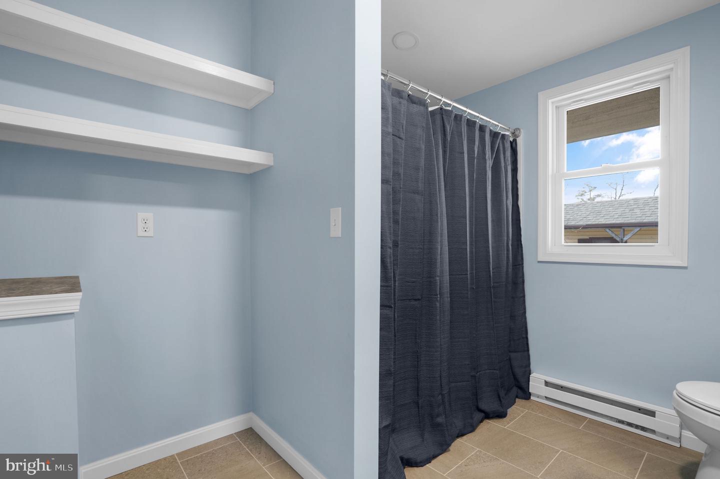 6498 CHURCH ST, CHINCOTEAGUE ISLAND, Virginia 23336, 2 Bedrooms Bedrooms, ,1 BathroomBathrooms,Residential,For sale,6498 CHURCH ST,VAAC2002584 MLS # VAAC2002584