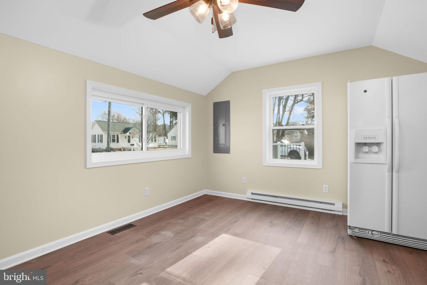 6498 CHURCH ST, CHINCOTEAGUE ISLAND, Virginia 23336, 2 Bedrooms Bedrooms, ,1 BathroomBathrooms,Residential,For sale,6498 CHURCH ST,VAAC2002584 MLS # VAAC2002584