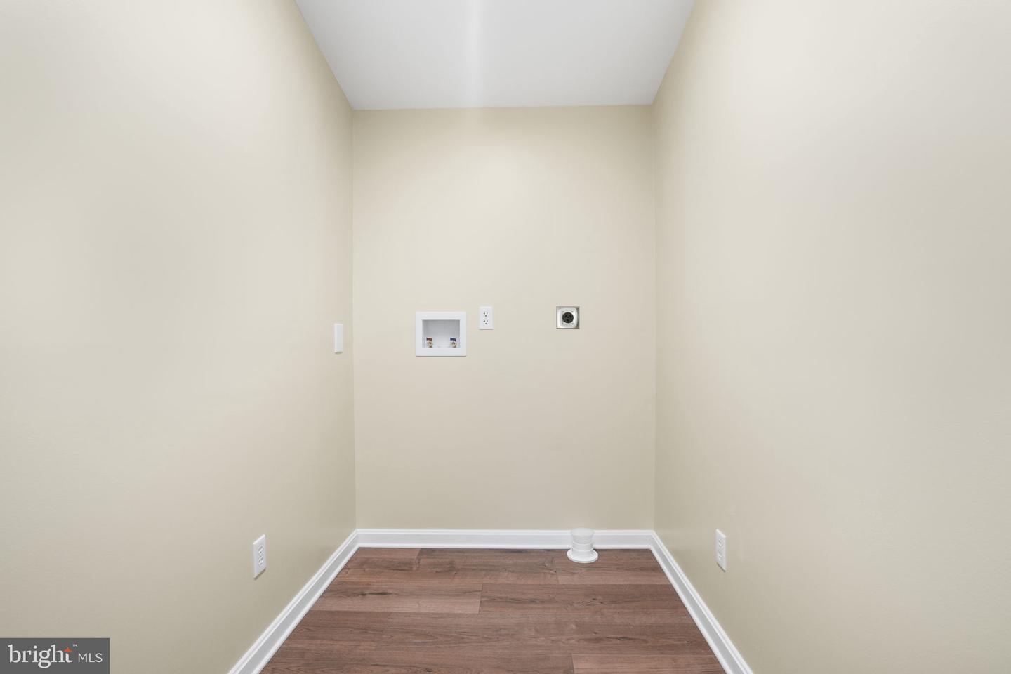 6498 CHURCH ST, CHINCOTEAGUE ISLAND, Virginia 23336, 2 Bedrooms Bedrooms, ,1 BathroomBathrooms,Residential,For sale,6498 CHURCH ST,VAAC2002584 MLS # VAAC2002584