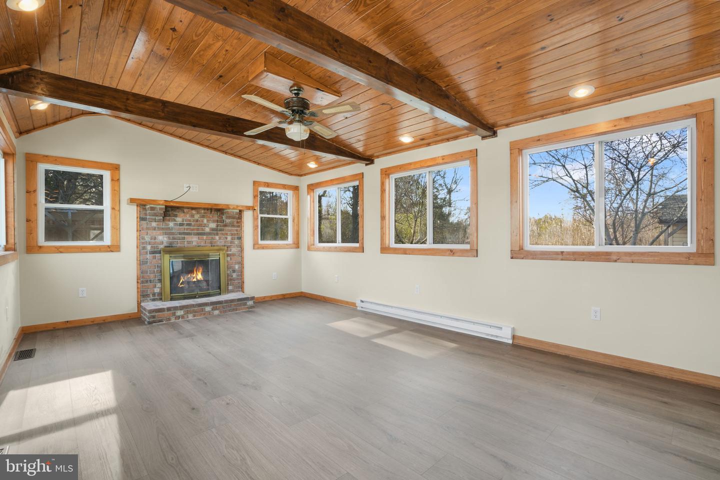 6498 CHURCH ST, CHINCOTEAGUE ISLAND, Virginia 23336, 2 Bedrooms Bedrooms, ,1 BathroomBathrooms,Residential,For sale,6498 CHURCH ST,VAAC2002584 MLS # VAAC2002584