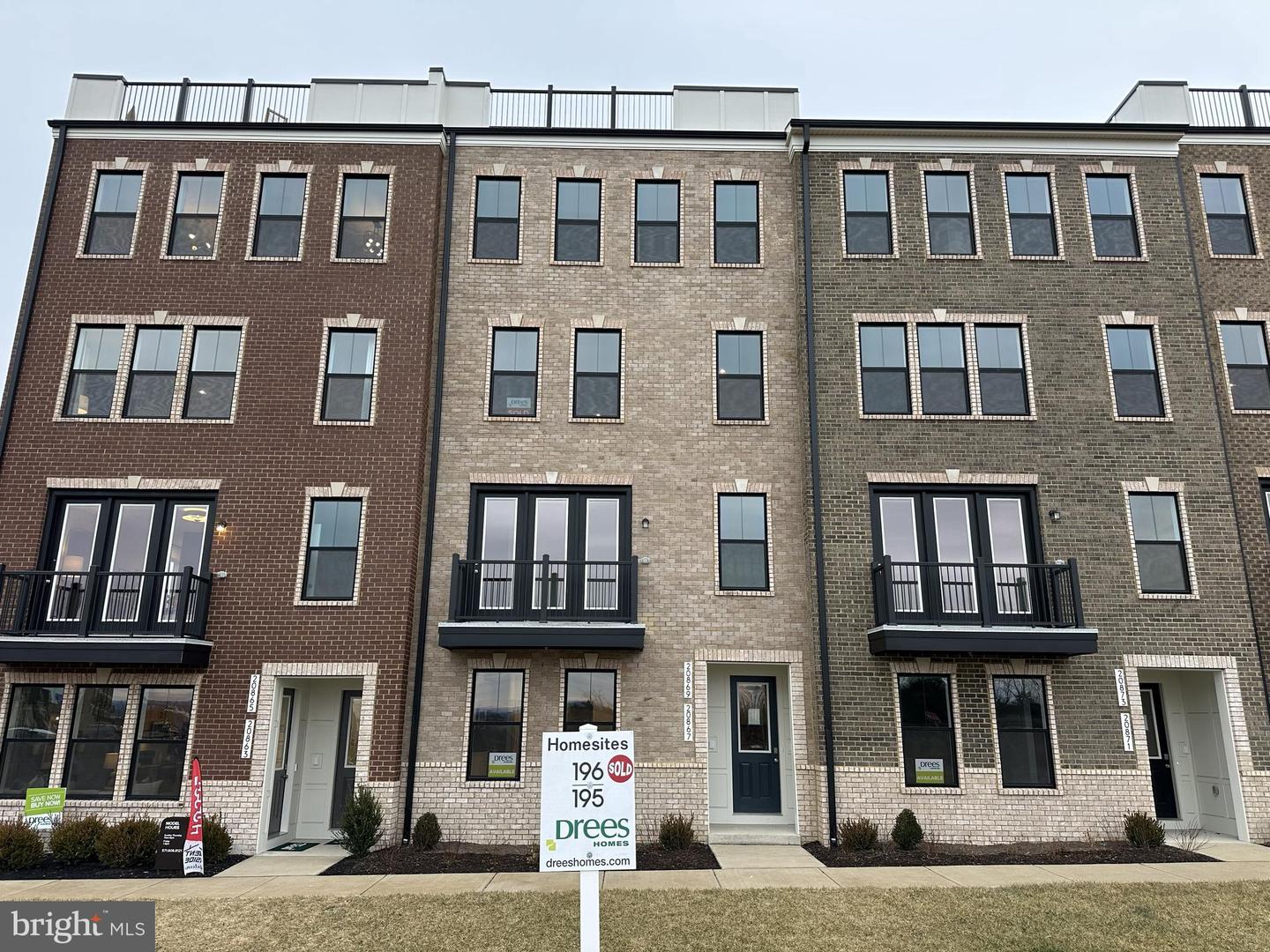 20867 MURRY FALLS TERRACE #195, ASHBURN, Virginia 20147, 2 Bedrooms Bedrooms, ,2 BathroomsBathrooms,Residential,For sale,20867 MURRY FALLS TERRACE #195,VALO2114856 MLS # VALO2114856