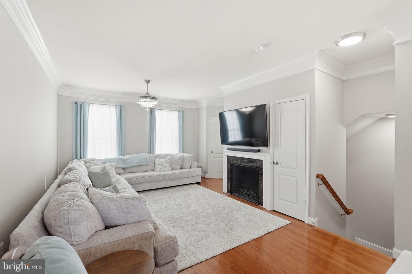 5027 POTOMAC HIGHLANDS CIR, TRIANGLE, Virginia 22172, 3 Bedrooms Bedrooms, 10 Rooms Rooms,2 BathroomsBathrooms,Residential,For sale,5027 POTOMAC HIGHLANDS CIR,VAPW2111446 MLS # VAPW2111446