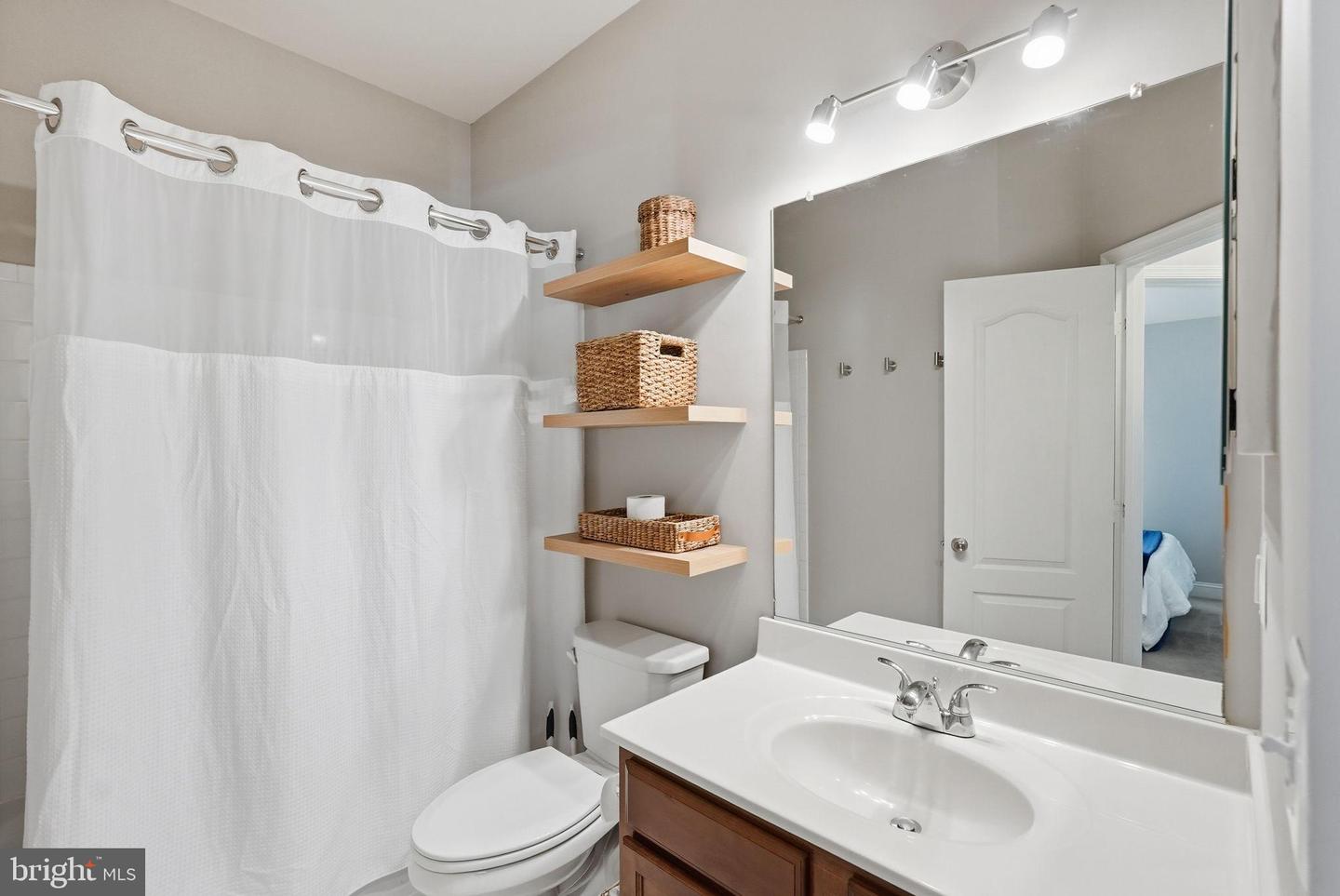 5027 POTOMAC HIGHLANDS CIR, TRIANGLE, Virginia 22172, 3 Bedrooms Bedrooms, 10 Rooms Rooms,2 BathroomsBathrooms,Residential,For sale,5027 POTOMAC HIGHLANDS CIR,VAPW2111446 MLS # VAPW2111446