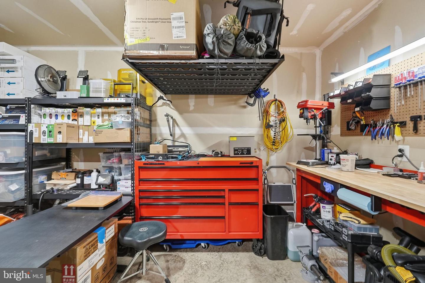 5027 POTOMAC HIGHLANDS CIR, TRIANGLE, Virginia 22172, 3 Bedrooms Bedrooms, 10 Rooms Rooms,2 BathroomsBathrooms,Residential,For sale,5027 POTOMAC HIGHLANDS CIR,VAPW2111446 MLS # VAPW2111446