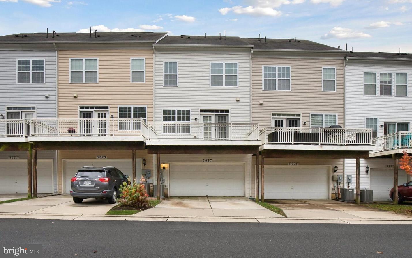 5027 POTOMAC HIGHLANDS CIR, TRIANGLE, Virginia 22172, 3 Bedrooms Bedrooms, 10 Rooms Rooms,2 BathroomsBathrooms,Residential,For sale,5027 POTOMAC HIGHLANDS CIR,VAPW2111446 MLS # VAPW2111446